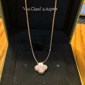 Can Cleef & Arpels Necklace